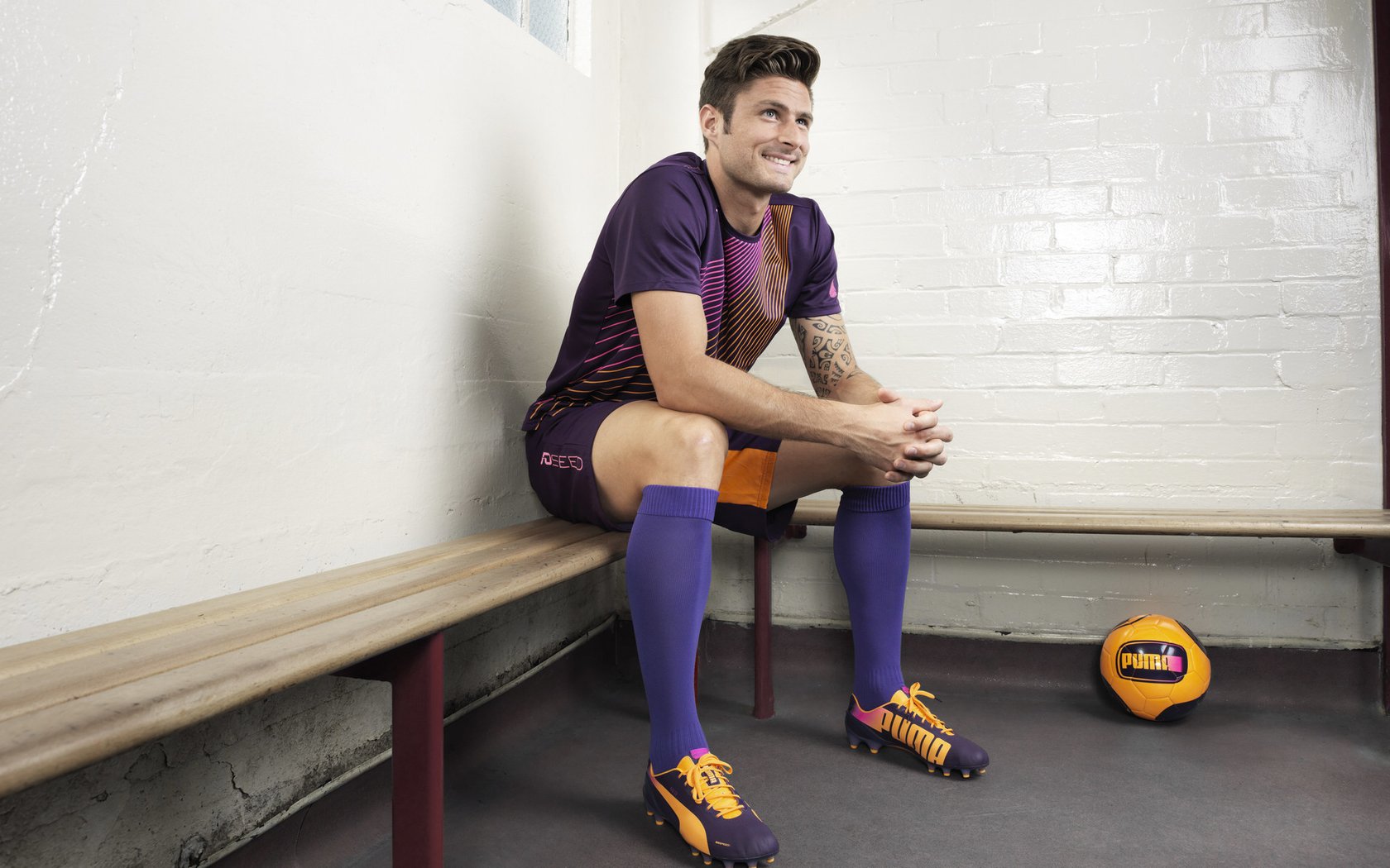 拉恩：在全黑队反击战术中，他的速度和爆发力为队友提供巨大支持